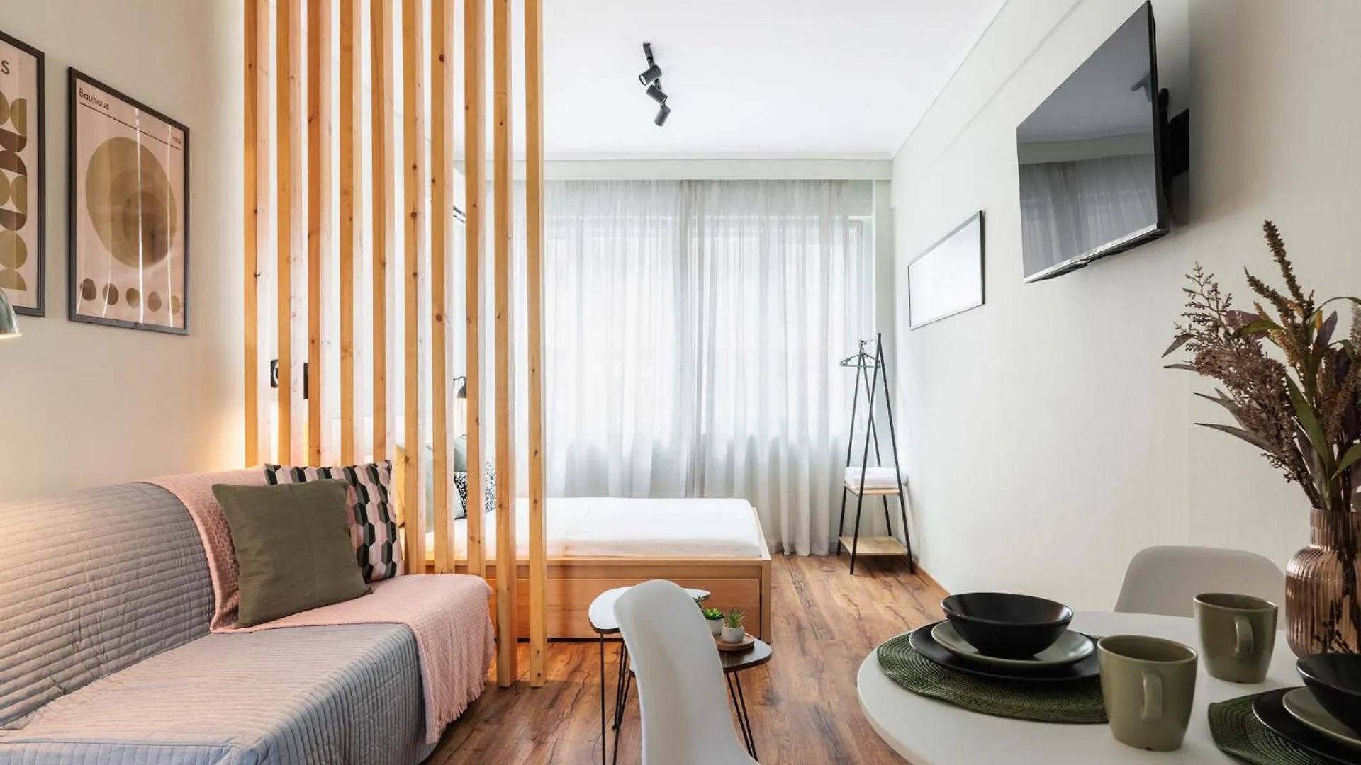 Elcada Apartments-Downtownの連絡先